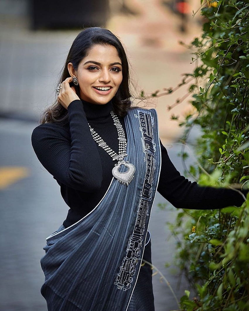Nikhila Vimal . actress. kerala. malayalam HD phone wallpaper