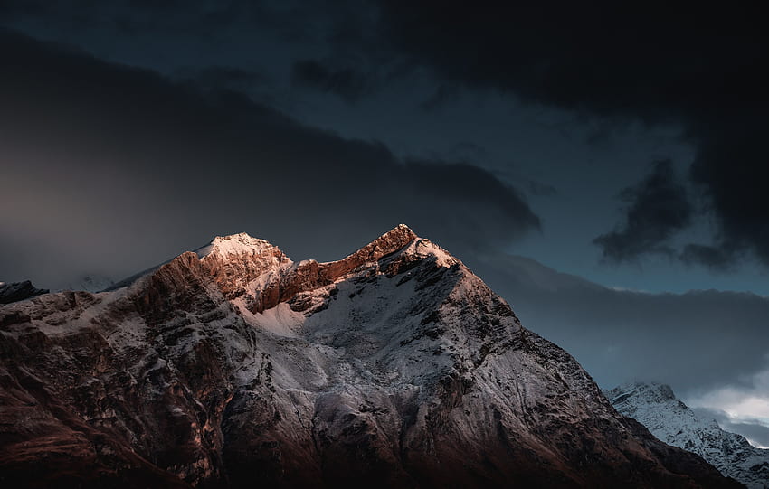 Świecący szczyt, góra, zachód słońca Tapeta HD