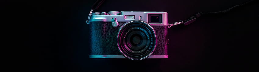 Vintage-Kamera, Fujifilm, schwarzer Hintergrund, lila Licht, Grafik, schwarze ästhetische Kamera HD-Hintergrundbild