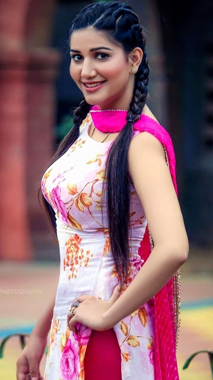 Sapna Choudhary HD-Handy-Hintergrundbild
