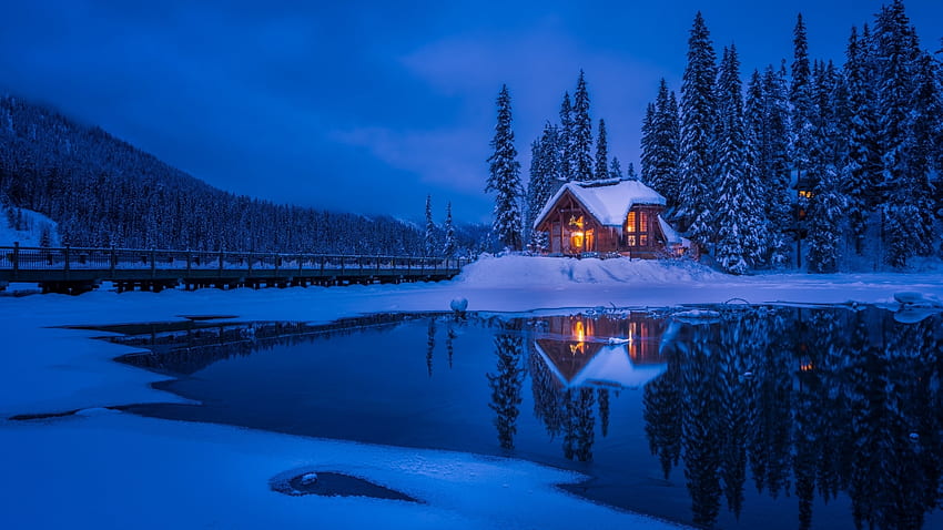 Casa da floresta coberta de neve, natureza e fundo, inverno da Colúmbia Britânica papel de parede HD