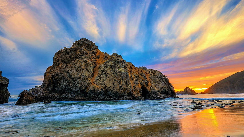 Puesta de sol en la costa rocosa, cielo, agua, mar, paisaje, nubes, colores fondo de pantalla