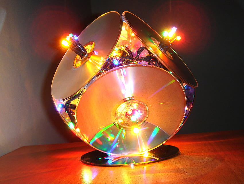 Lampe CD de Noël, recyclage, disque, lampe, fait maison, compact, cadeau, abstrait, lumière, cd, jaune, noël, rouge, regal Fond d'écran HD