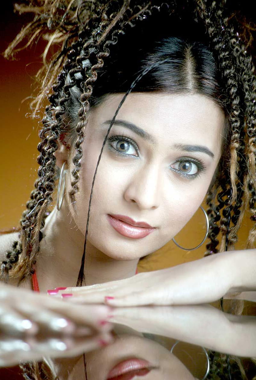 Stock: ` Charming Kannada Actress Radhika PAndith ` HD phone wallpaper