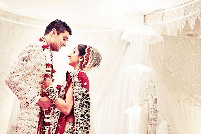 Indien - Couple de mariage mignon et arrière-plan Fond d'écran HD