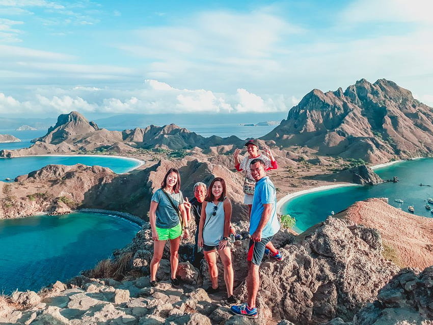 LABUAN BAJO TOUR PACKAGE: FULLDAY COUNTRY SIDE TOUR (CODE K 018) – Komodo Island Tour Package Experience HD wallpaper