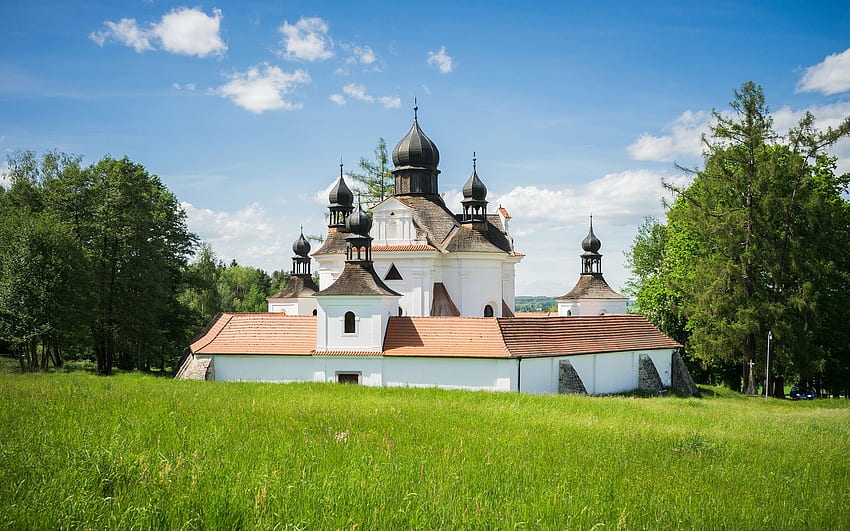 Monasterio en Chequia, monasterio, hierba, cúpulas, Chequia, prado fondo de pantalla