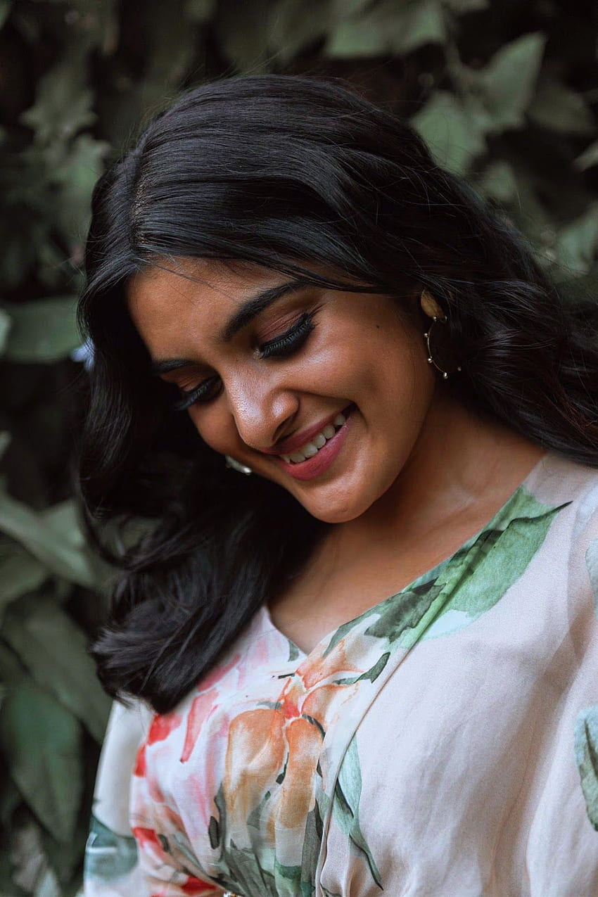 Nivetha Thomas HD phone wallpaper | Pxfuel