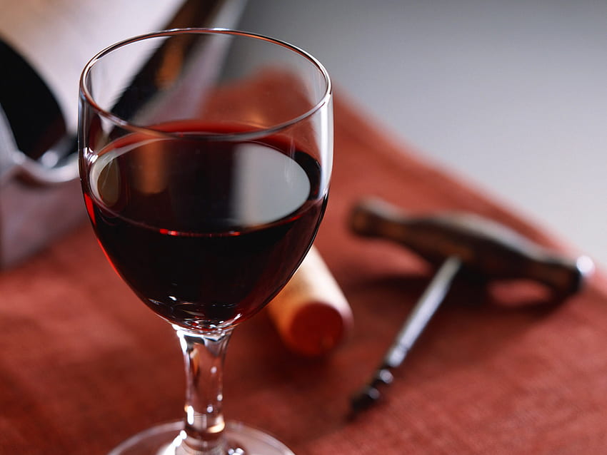 Un verre de vin rouge, liège, tire-bouchon, rouge, verre, boisson, vin Fond d'écran HD