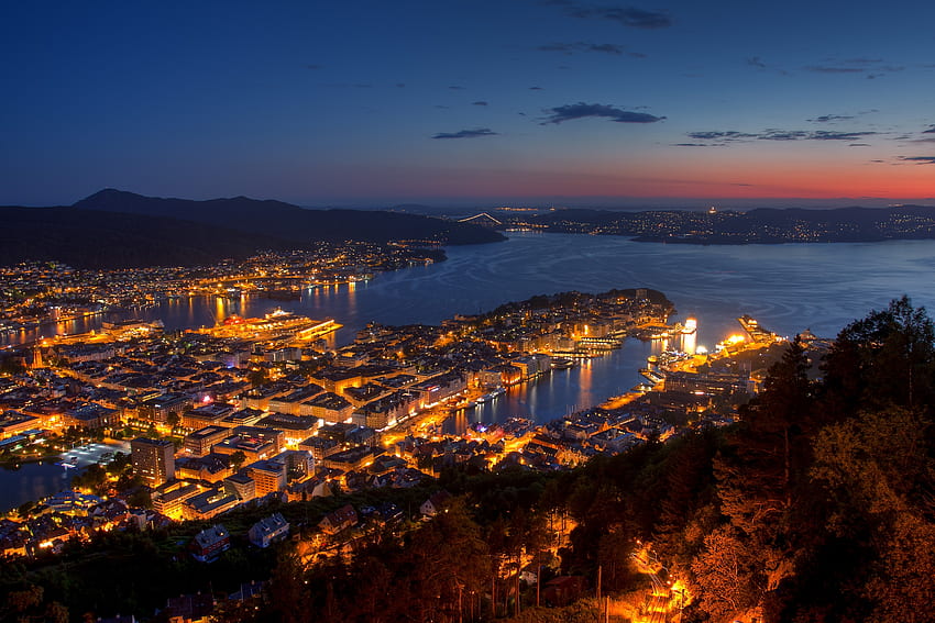 Vista notturna dal Monte Floyen, Bergen, Norvegia, mare, luci, costa, atlantico, case Sfondo HD