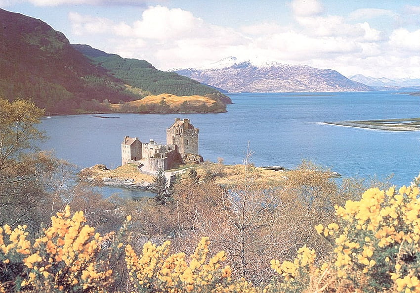 アイリーンドナン城、スコットランド、風景、建物、山、湖 高画質の壁紙