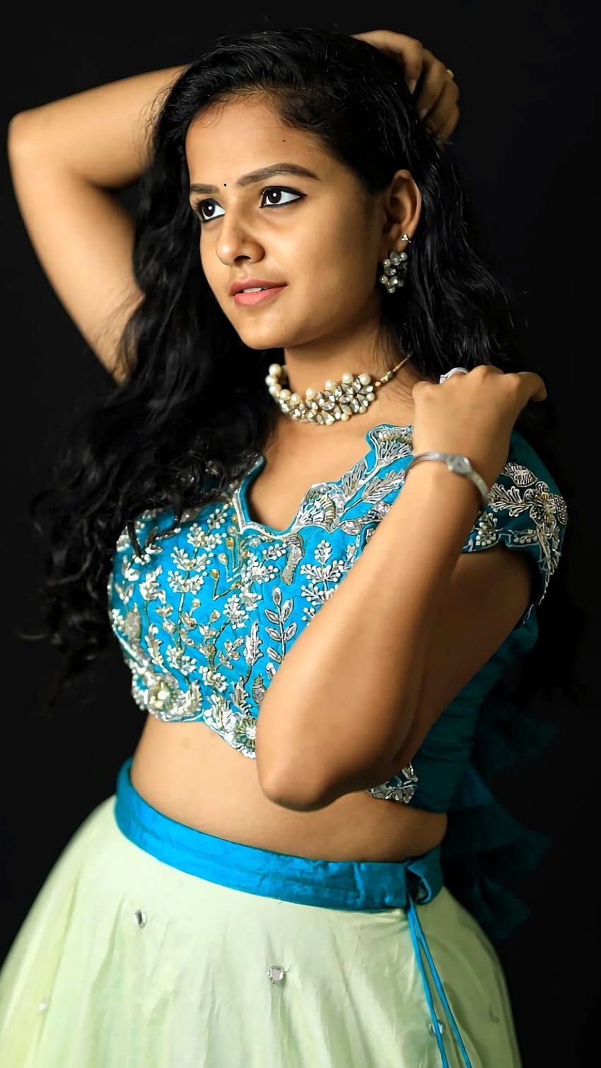 Вайшнави Чайтаня, телугу актриса HD тапет за телефон