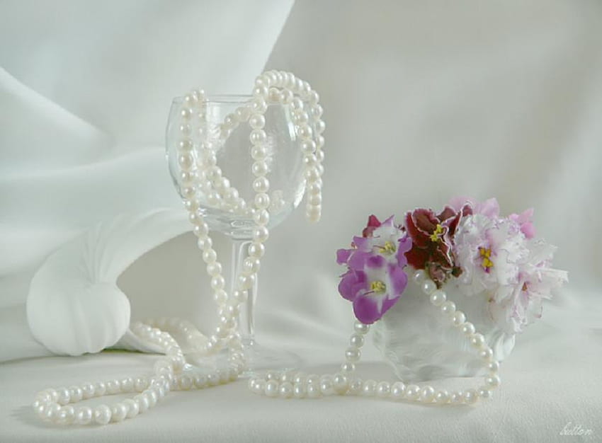 Pearls for the Lady, still life, white, pretty, pearls, vase, necklace, glass, flowers HD wallpaper