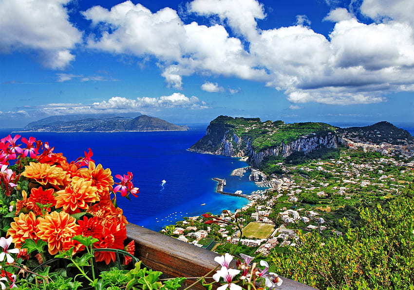 Красив остров Капри, син, остров, море, град, залив, рай, Италия, полуостров, ваканция, лято, изглед, цветя, небе, Капри, курорт, пътуване HD тапет