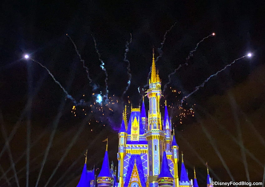 ! Fireworks and Flares Return To Magic Kingdom As Part of Castle Projection Show!. the disney food blog HD wallpaper