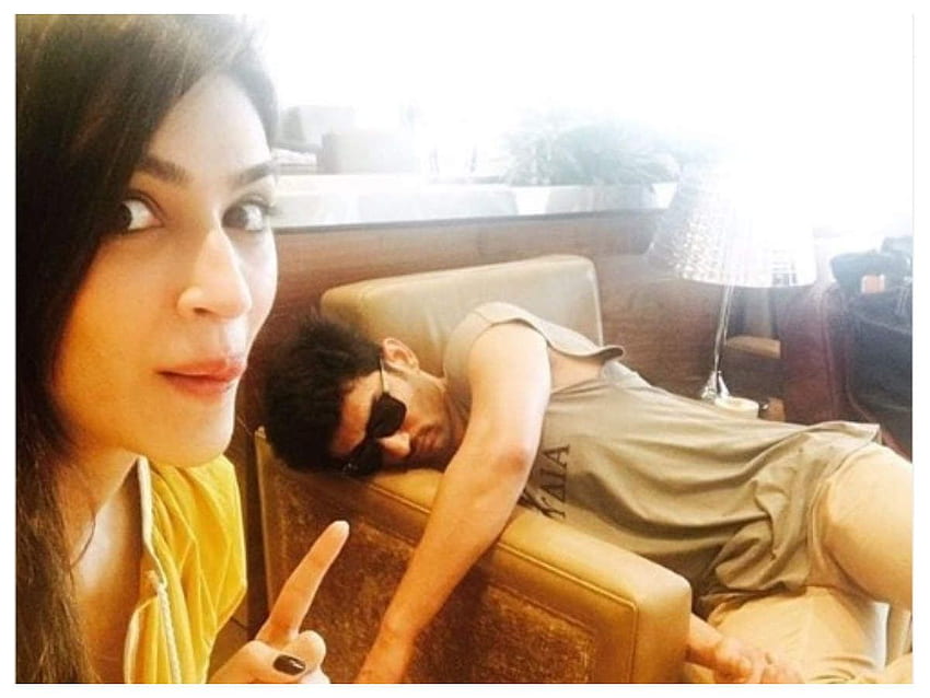 Throwback: When Kriti Sanon clicked a goofy selfie with a sleeping Sushant  Singh Rajput during 'Raabta' promotions. Hindi Movie News - Times of India  HD wallpaper | Pxfuel