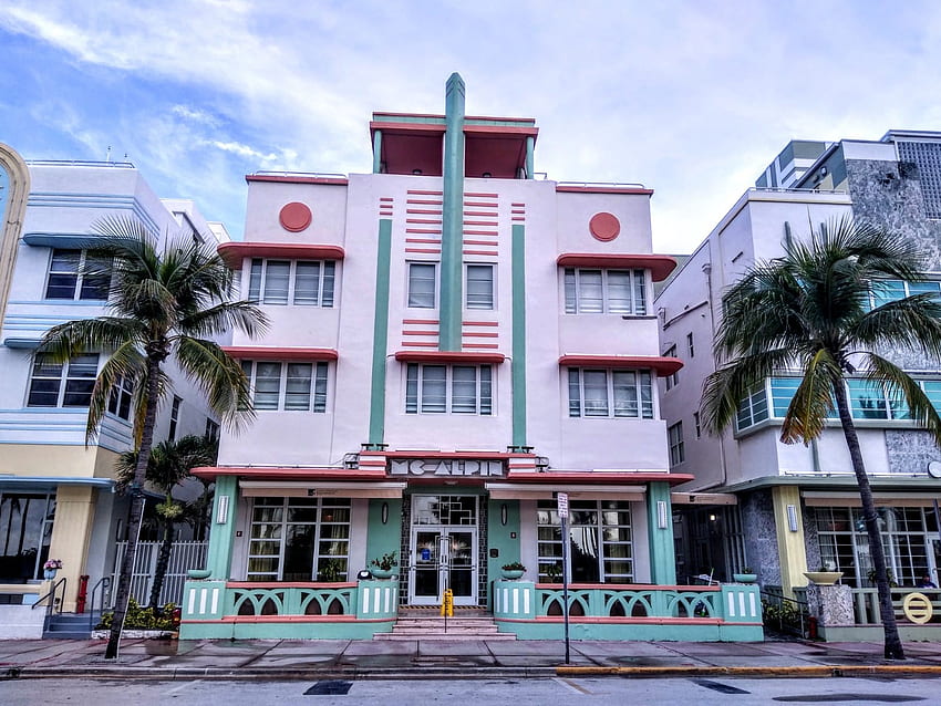 Hotel Art Deco w Miami Beach, ten styl rozpoczął się w latach 50. i odrodził się w latach 80.: ArchitecturePorn Tapeta HD