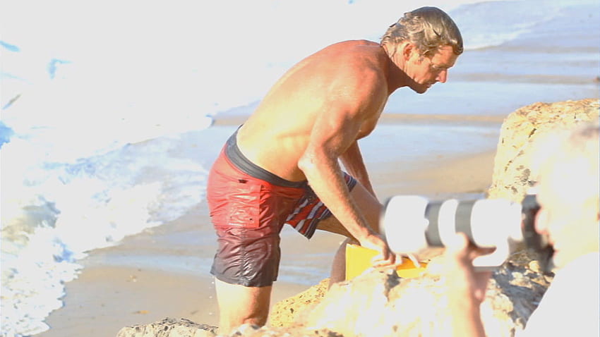 Surfing legend Laird Hamilton rescues surfer in Malibu - ABC7 Los Angeles, Malibu Rescue HD wallpaper