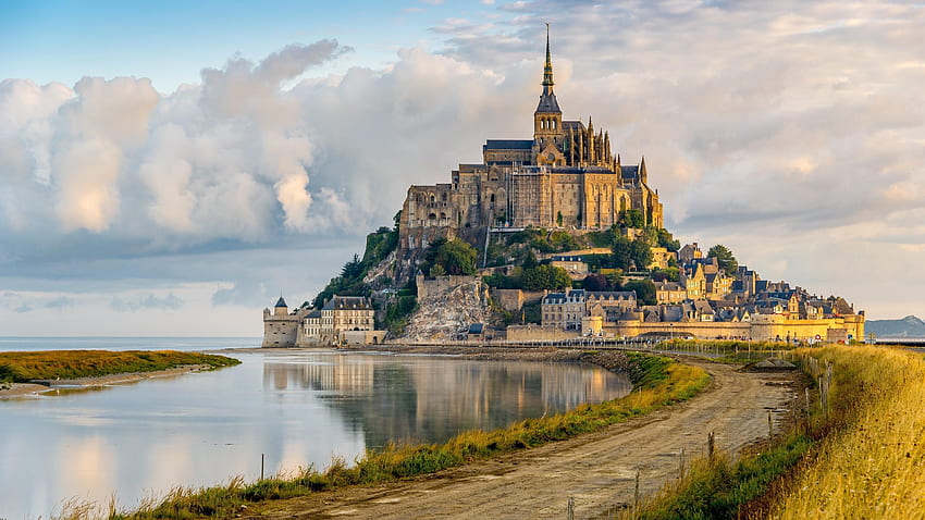 Le Mont Saint Michel 프랑스의 유명한 관광 명소. HD 월페이퍼