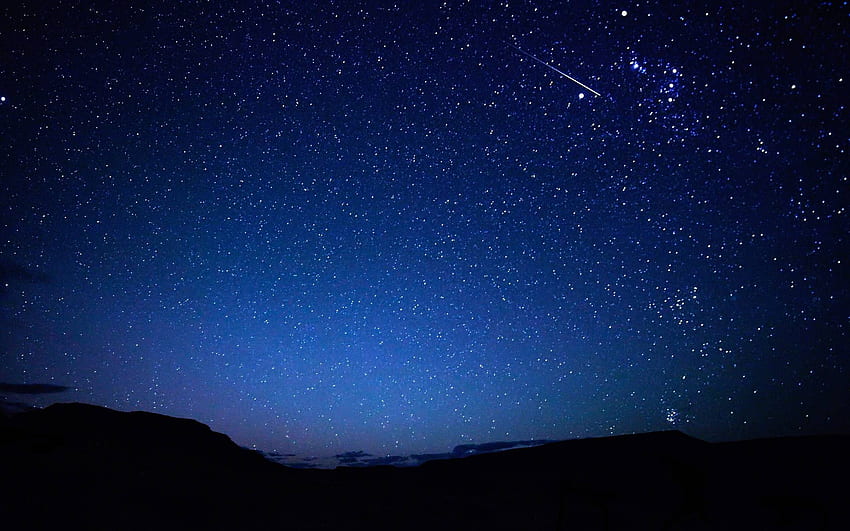 Уникални небесни облаци Мистична нощ Синя вода Звезди Луна Ясно небе, звезди и луни HD тапет