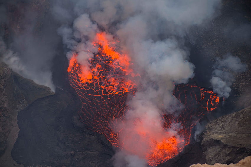 Природа, дим, вулкан, лава, изригване, горещо, кратер, пепел HD тапет