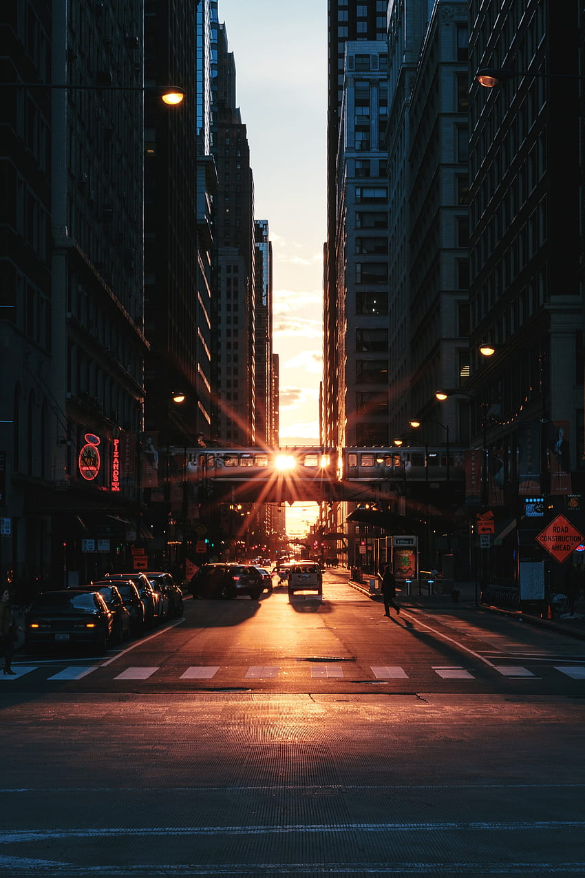 / sunset over a street in downtown chicago, caught a moment HD phone wallpaper