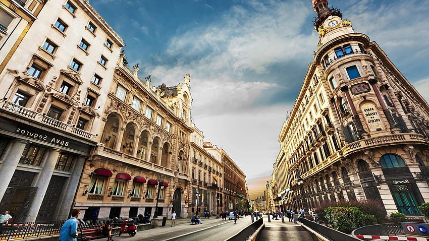 Barcelona City Building Street People - Edificio Banesto - & Background HD wallpaper