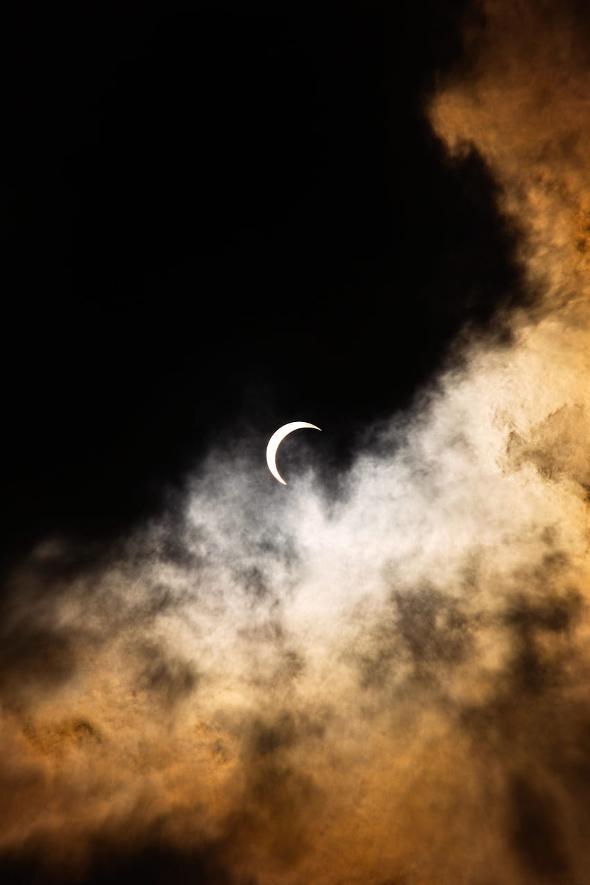 Clouds, waning moon, night HD phone wallpaper