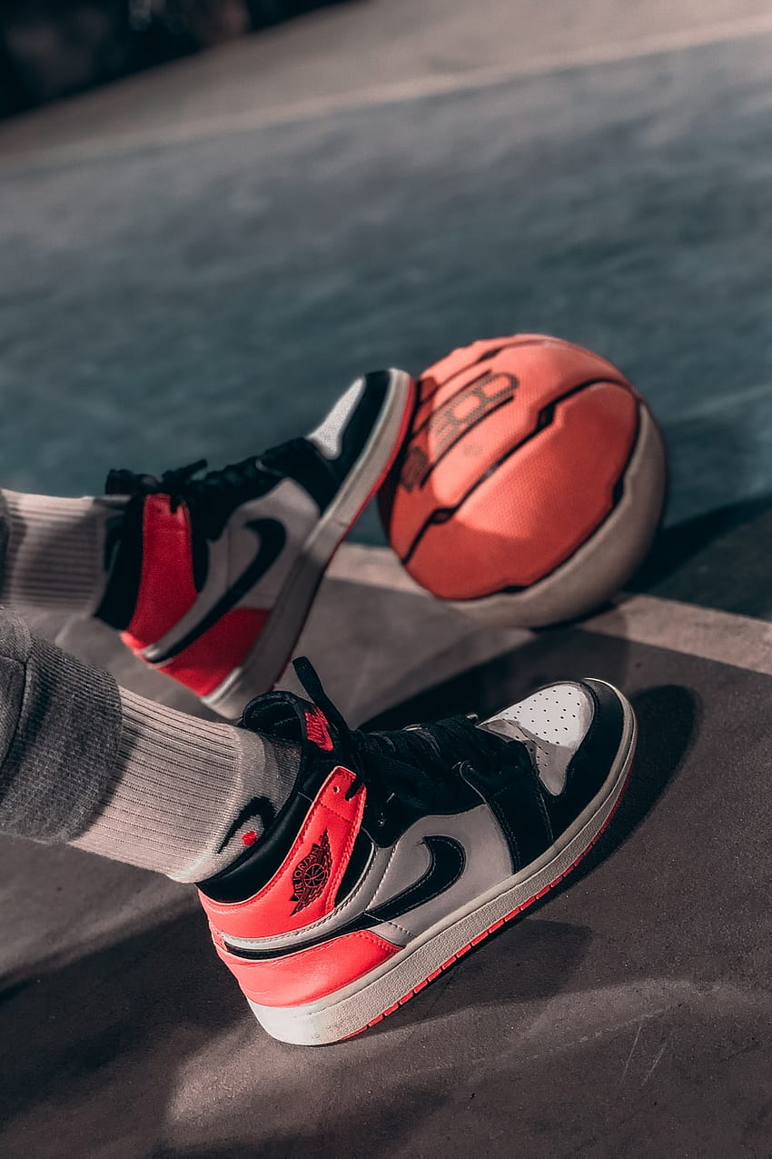person wearing black and red nike basketball shoes – Rabat, Cool Basketball Shoes HD phone wallpaper
