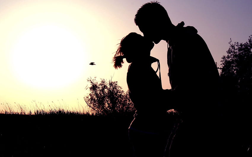 pôr do sol, amor, casal, par, sombra, romance, beijo, abraço papel de parede HD