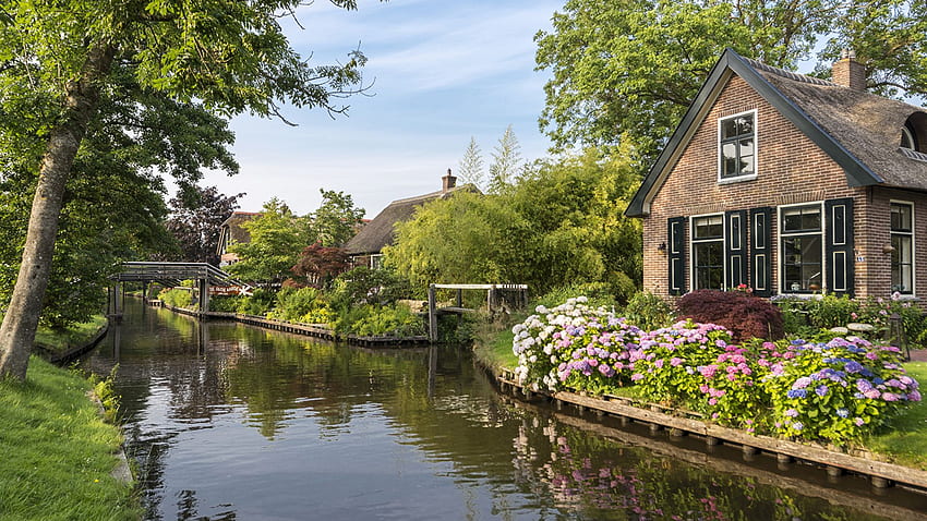 I Paesi Bassi Il villaggio di Giethoorn Canal ospita le città Sfondo HD
