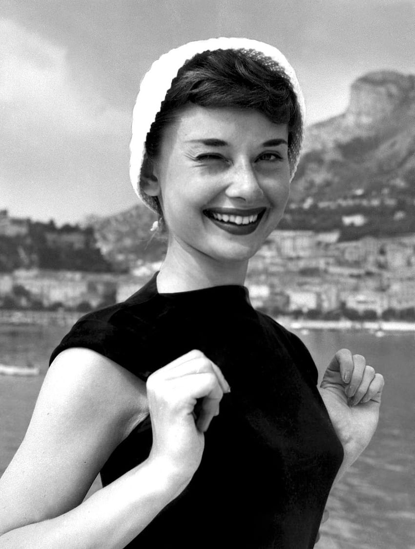 Audrey Hepburn HD phone wallpaper