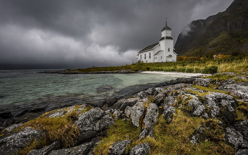 Gereja Gimsoy, Lofoten, malam, matahari terbenam, cuaca mendung, Pulau Gimsoy, Pantai Gimsoy, Gimsoya, Norwegia Wallpaper HD