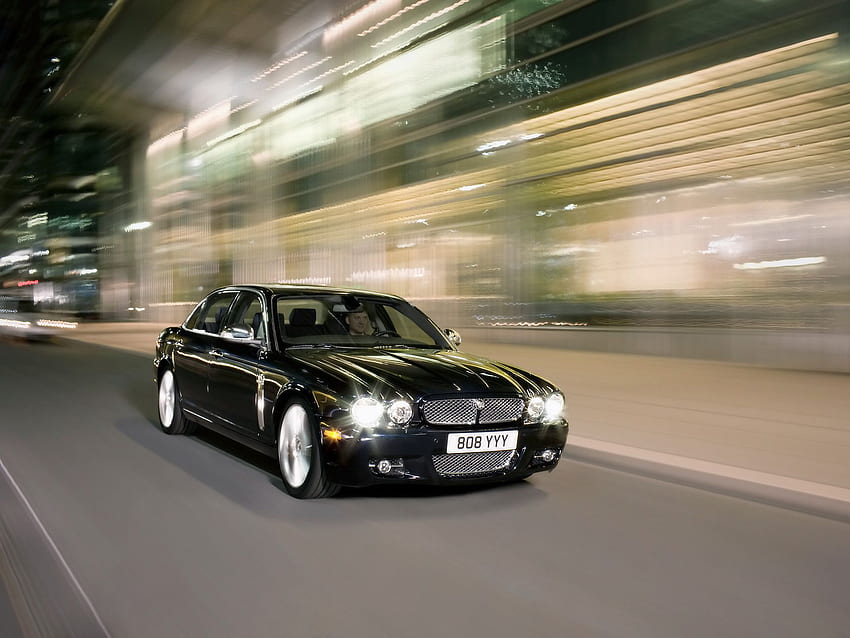 Jaguar XJ Portfolio - Frontwinkelgeschwindigkeit - HD-Hintergrundbild