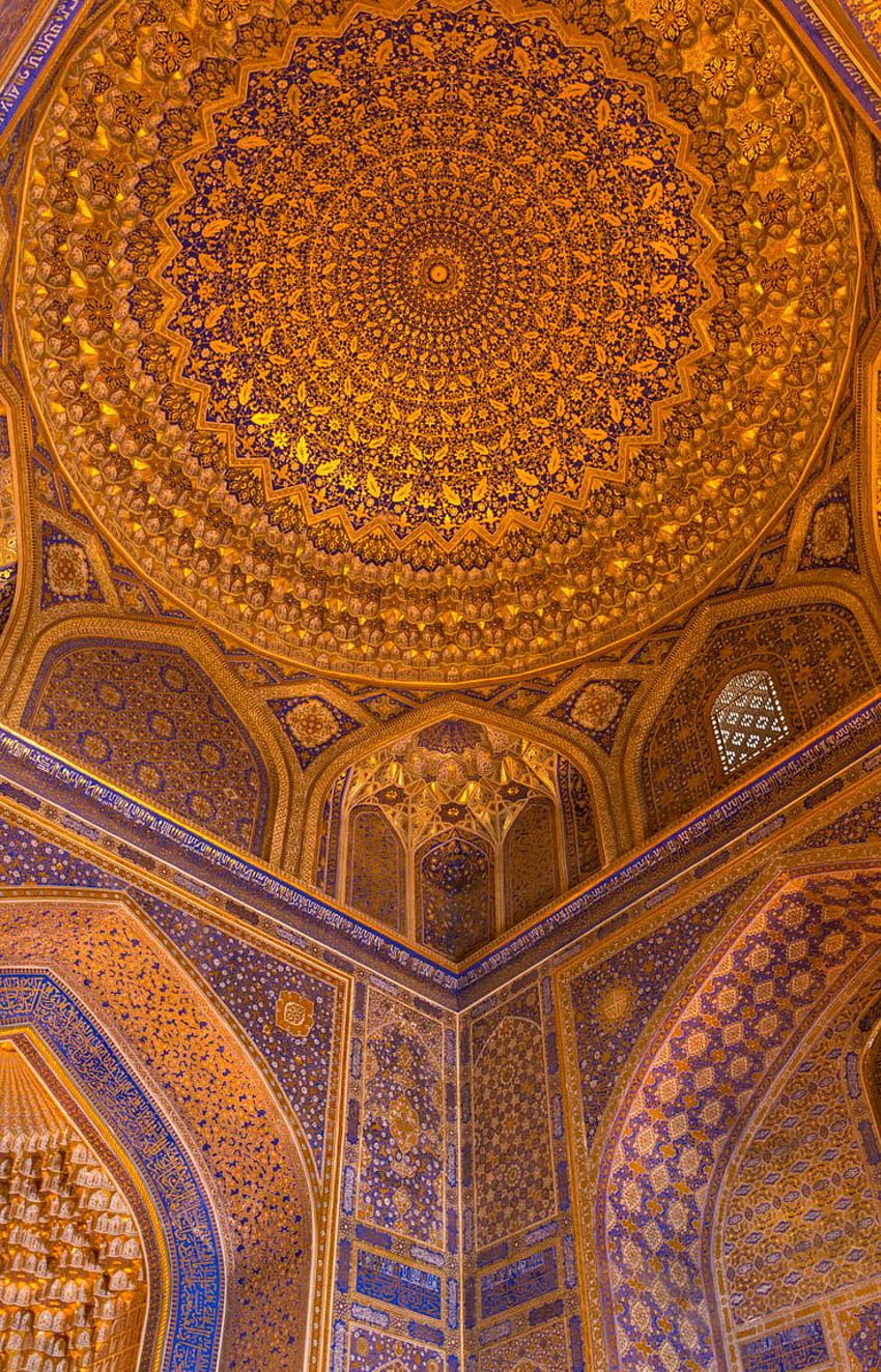 Le plafond fractal insensé de la mosquée du Registan à Samarcande, en Ouzbékistan. C'est du plaqué or !. Art islamique, Arrière-plan, Architecture islamique Fond d'écran de téléphone HD