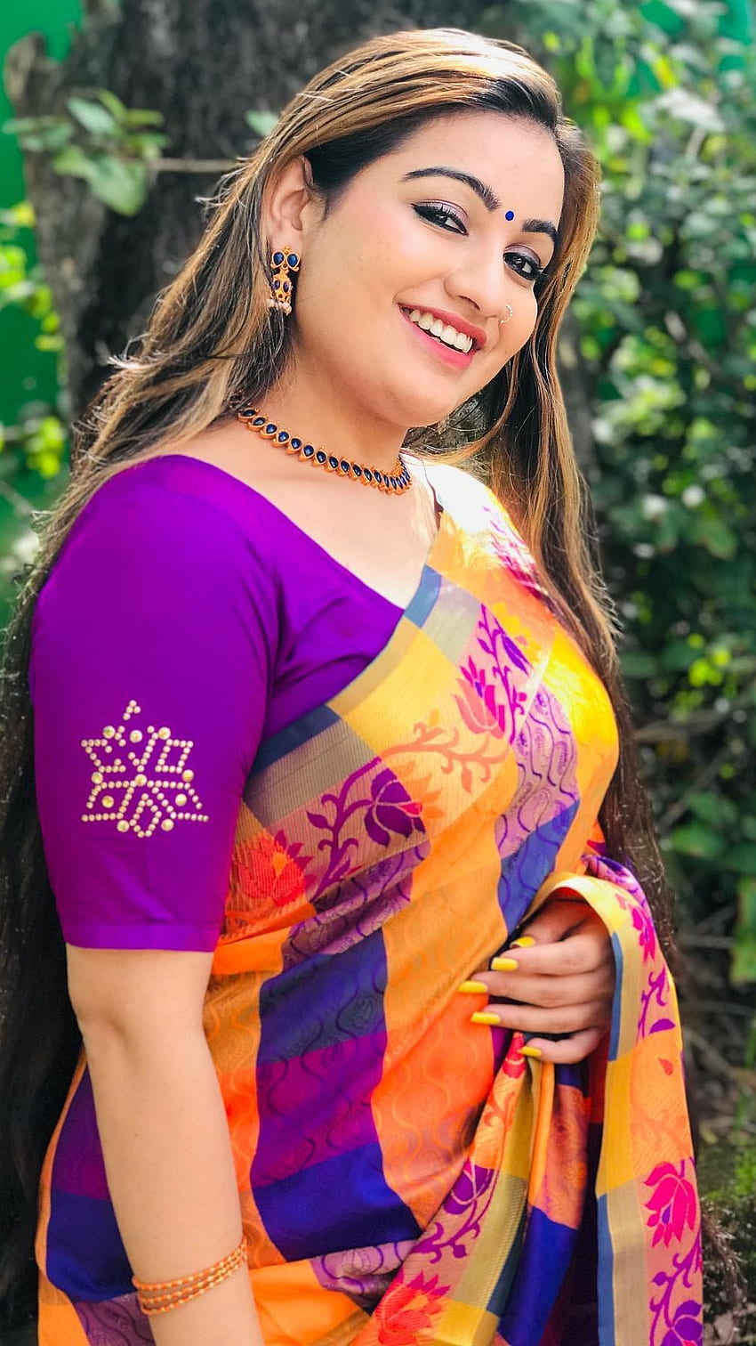 Manave surendran, mallu aunty, saree lover HD phone wallpaper | Pxfuel