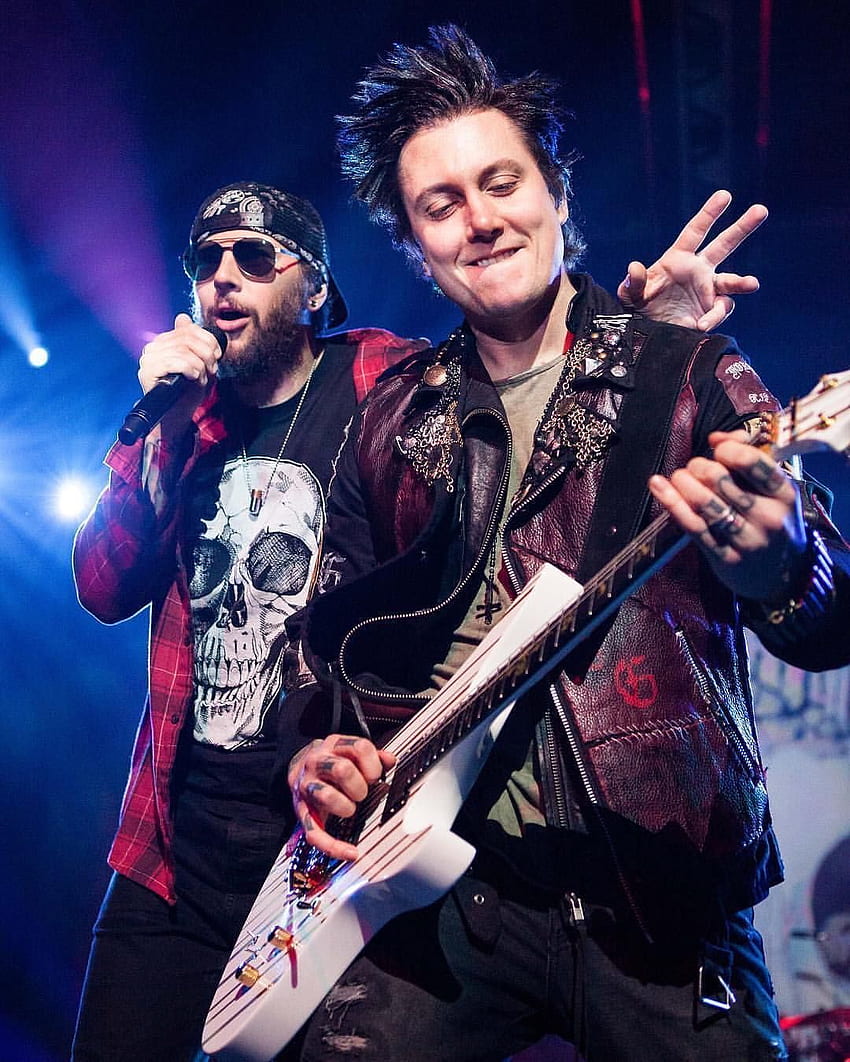 M. Sombras y Synyster Gates. Avenged Sevenfold, Avenged Sevenfold, M sombras fondo de pantalla del teléfono