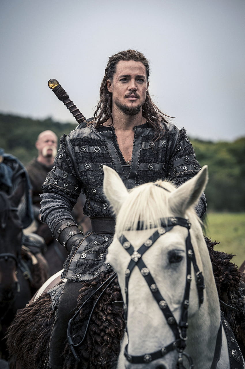 Alexander Dreymon como Uhtred en The Last Kingdom Season 2. El último reino, Uhtred of bebbanburg, Last kingdom temporada 2 fondo de pantalla del teléfono