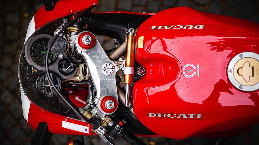 Estamos babeando por esta prístina Ducati 916 Desmoquattro de 1994 fondo de pantalla