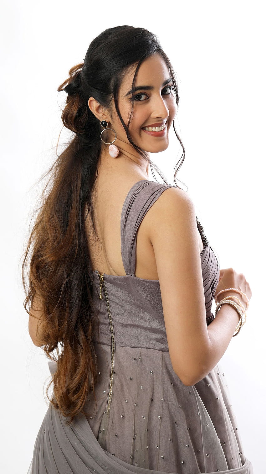 Simrat Kaur, actriz telugu, hermosa fondo de pantalla del teléfono