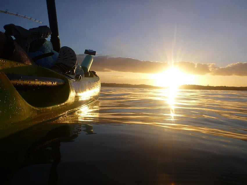 Top Kayak Fishing On - Kayak Fishing - HD wallpaper