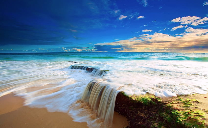 Seaside Little Waterfall, bord de mer, horizon, nuages, chute d'eau, nature Fond d'écran HD