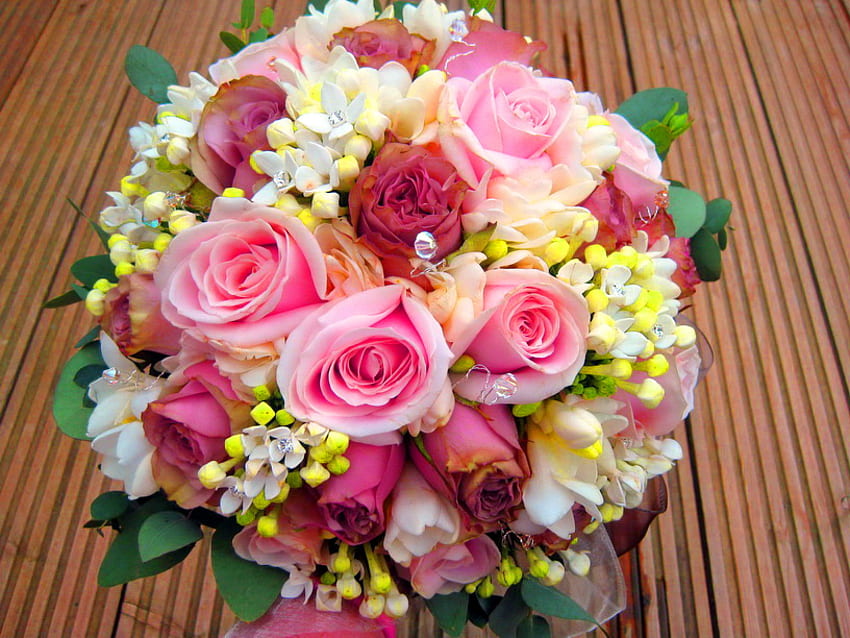 Selamat birtay Juni, pink, putih, buket, mawar, kuning, merah, birtay, warna Wallpaper HD
