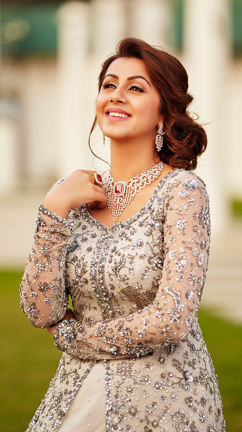 Nikki Galrani, attrice multilingue, carina Sfondo del telefono HD