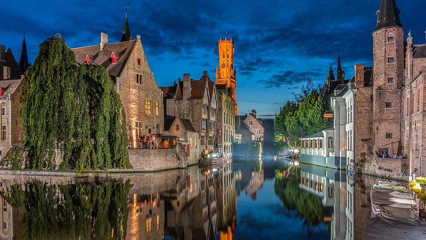Canal tranquilo em Bruges, Bélgica, no fundo da noite papel de parede HD