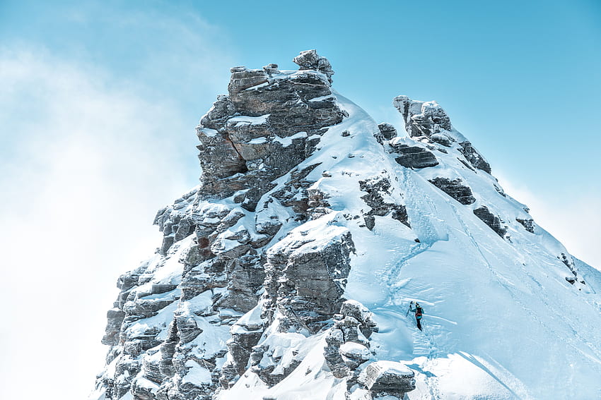 ธรรมชาติ ภูเขา จุดสุดยอด ด้านบน หิมะปกคลุม Snowbound ความลาดชัน นักปีนเขา นักปีนเขา วอลล์เปเปอร์ HD