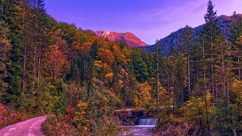 Jesień w austriackich górach, las, rzeka, upadek, drzewa, kolory, droga, kaskada Tapeta HD