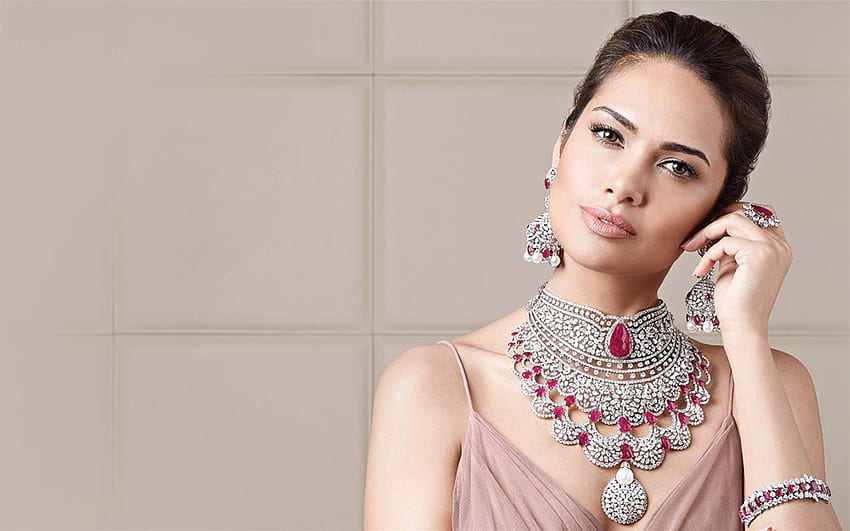Esha Gupta, portret, piękna kobieta, indyjska biżuteria - model w wysokiej rozdzielczości z biżuterią, model biżuterii Tapeta HD