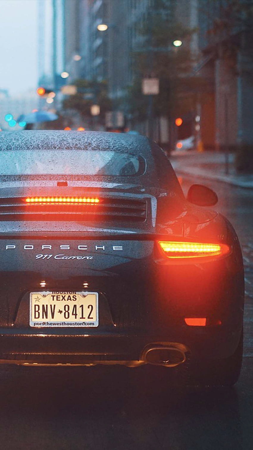 Porsche auto sotto la pioggia iPhone - - - Suggerimento Sfondo del telefono HD