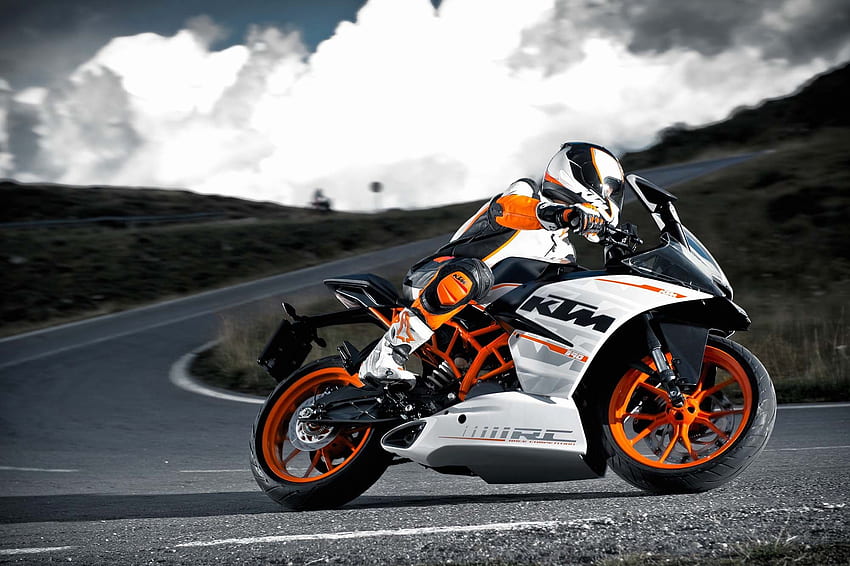 Meet Beautifully Modified KTM RC 200 Pearl Silver Edition